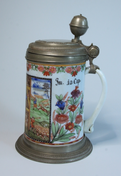 Dekselbeker voor restauratie.